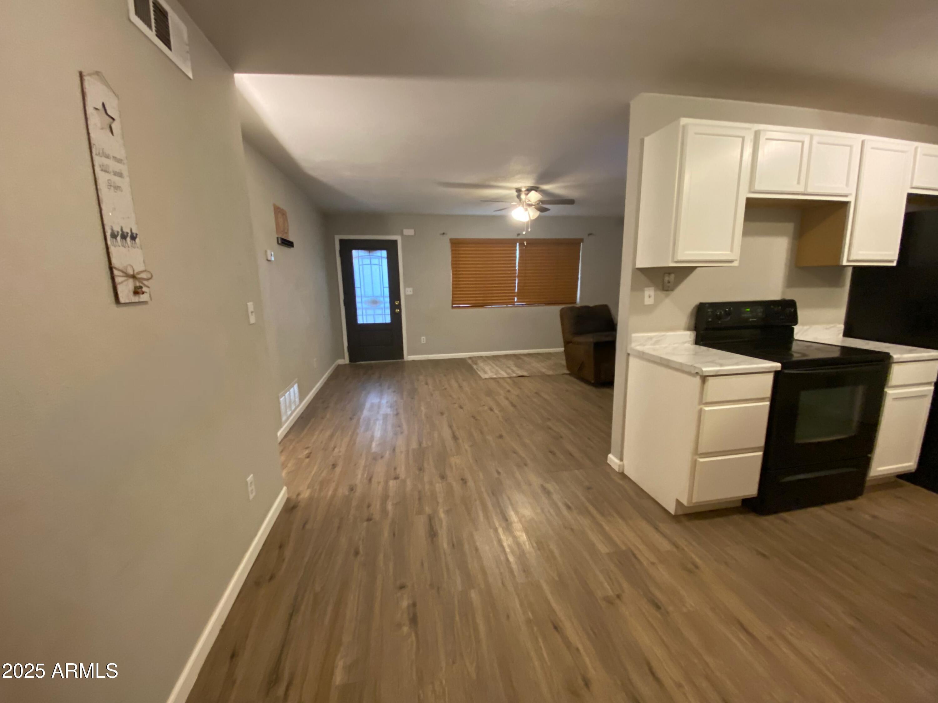 314 West Phoenix Avenue Eloy, AZ 85131 - Photo 5 of 17 8DD0A465-0E3A-4999-ACD6-6BC286CF19BF