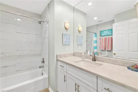 $1,100,000 | 9101 Vanderbilt Drive, Unit 302, Naples, FL 34108