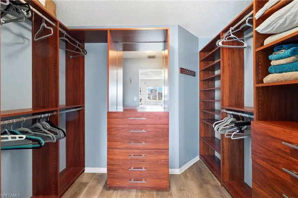 $995,000 | 9101 Vanderbilt Drive, Unit 302, Naples, FL 34108