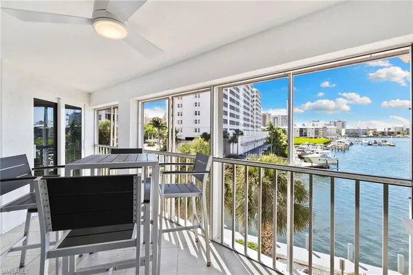 $995,000 | 9101 Vanderbilt Drive, Unit 302, Naples, FL 34108