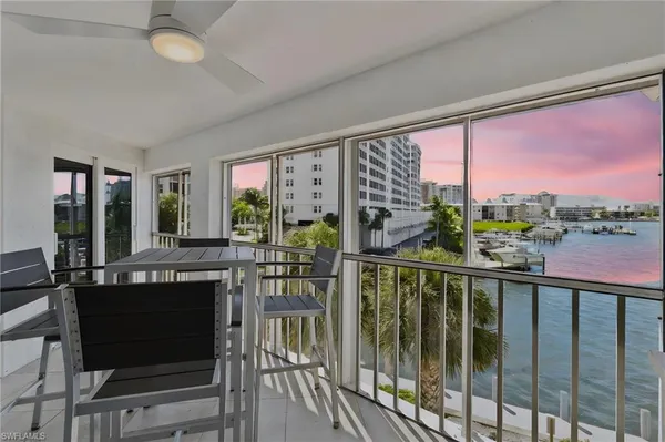 $995,000 | 9101 Vanderbilt Drive, Unit 302, Naples, FL 34108