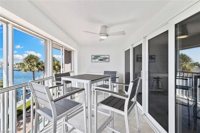 $1,100,000 | 9101 Vanderbilt Drive, Unit 302, Naples, FL 34108