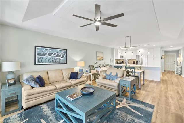 $1,100,000 | 9101 Vanderbilt Drive, Unit 302, Naples, FL 34108