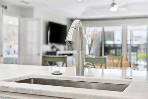 $1,100,000 | 9101 Vanderbilt Drive, Unit 302, Naples, FL 34108