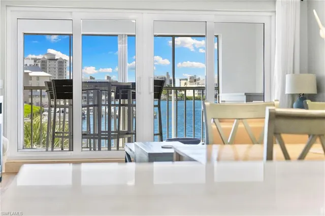 $1,100,000 | 9101 Vanderbilt Drive, Unit 302, Naples, FL 34108