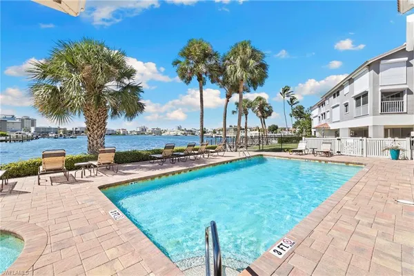 $995,000 | 9101 Vanderbilt Drive, Unit 302, Naples, FL 34108
