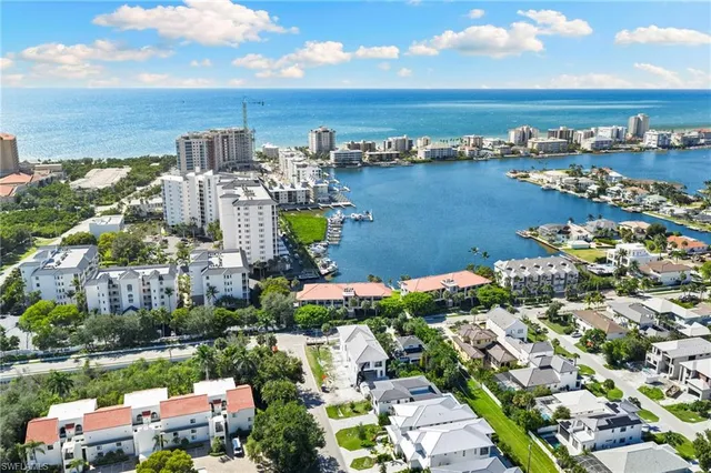 $1,100,000 | 9101 Vanderbilt Drive, Unit 302, Naples, FL 34108