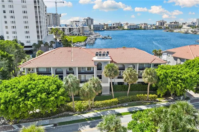 $1,100,000 | 9101 Vanderbilt Drive, Unit 302, Naples, FL 34108