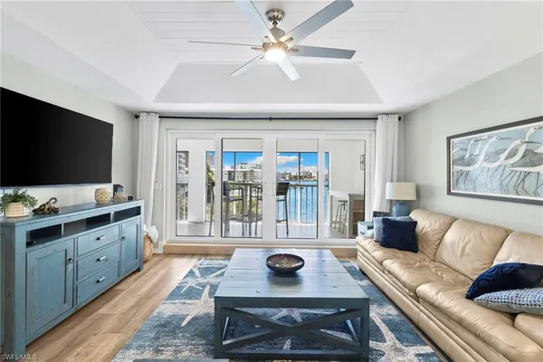 $995,000 | 9101 Vanderbilt Drive, Unit 302, Naples, FL 34108