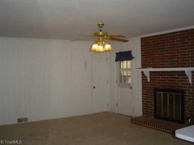 2528 Amesbury Road Winston-Salem, NC 27103 - Photo 3 of 7 Den/Family/Great Room.