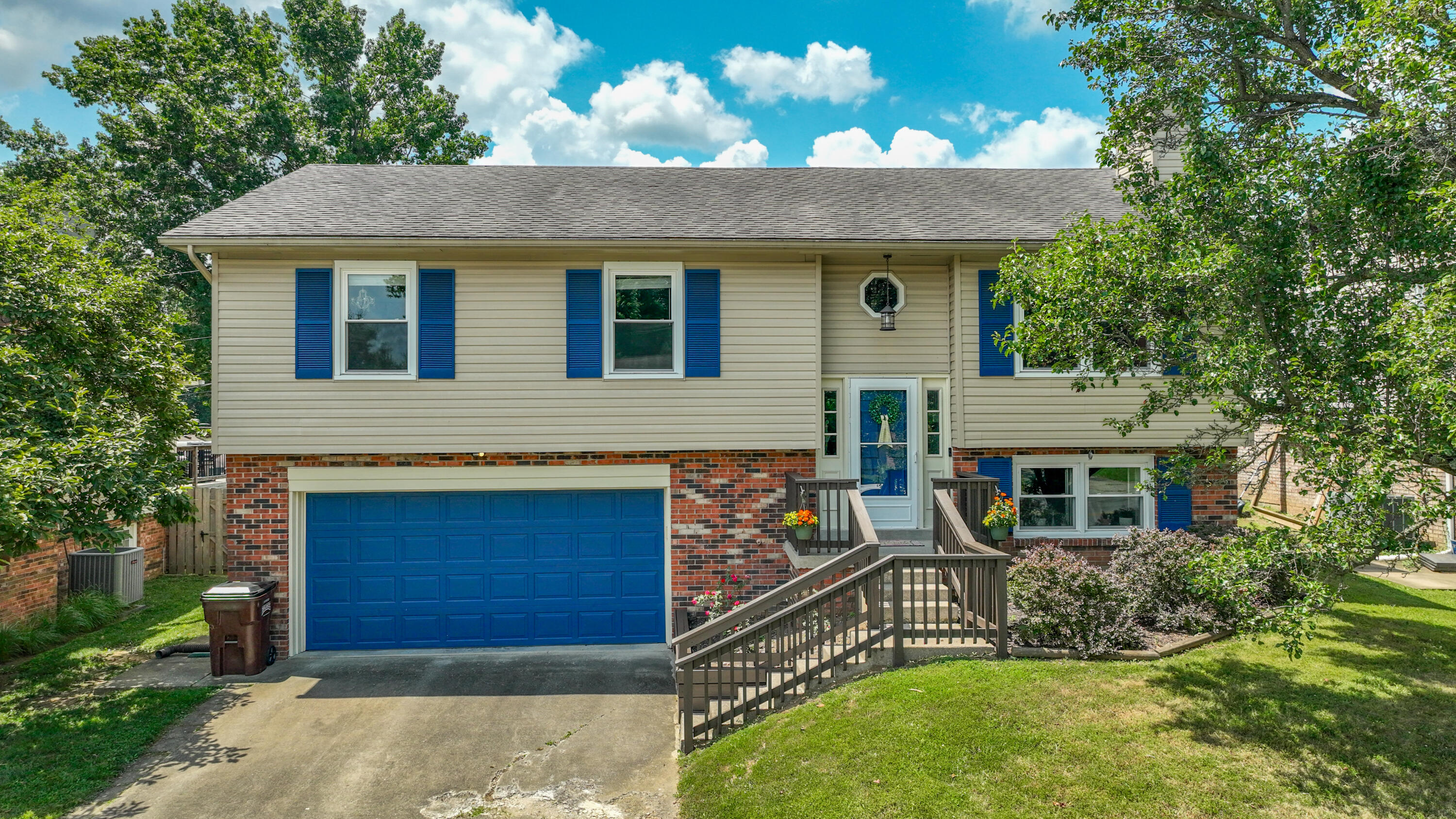 988 Spring Run Road Lexington, KY 40514 - Photo 1 of 35 988 Spring Run Rd-1