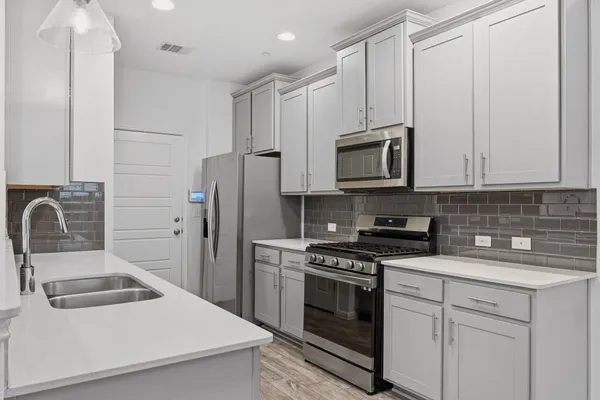 $2,250 | 11807 Frenchie Lane, Unit 1404, Austin, TX 78748