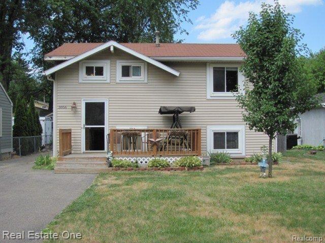 3856 Mapleleaf Road Waterford, MI 48328 - Photo 1 of 11 IMG_3394.JPG