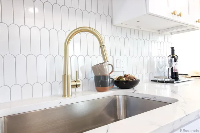 a close view of sink and tap