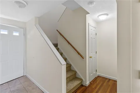 $2,100 | 66 Girard Avenue, Unit 417, Newport, RI 02840