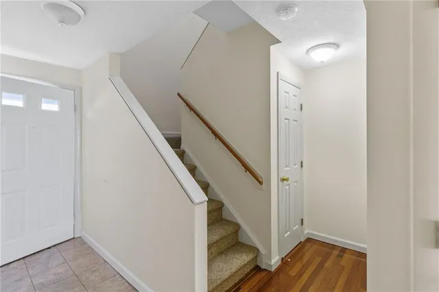 $2,100 | 66 Girard Avenue, Unit 417, Newport, RI 02840