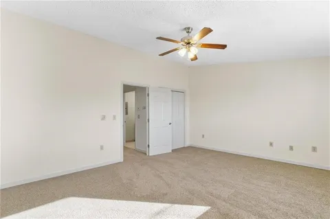 $2,100 | 66 Girard Avenue, Unit 417, Newport, RI 02840