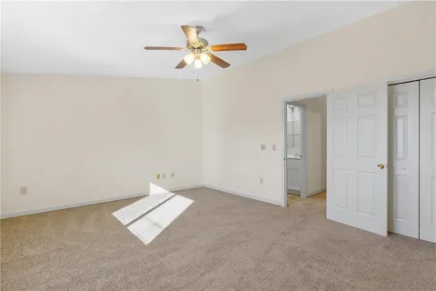 $2,100 | 66 Girard Avenue, Unit 417, Newport, RI 02840