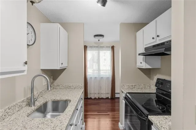 $2,100 | 66 Girard Avenue, Unit 417, Newport, RI 02840