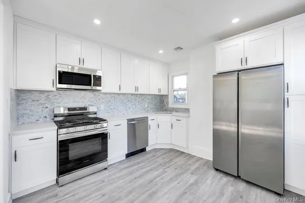 $649,999 | 297 East Columbia Street, Hempstead, NY 11550