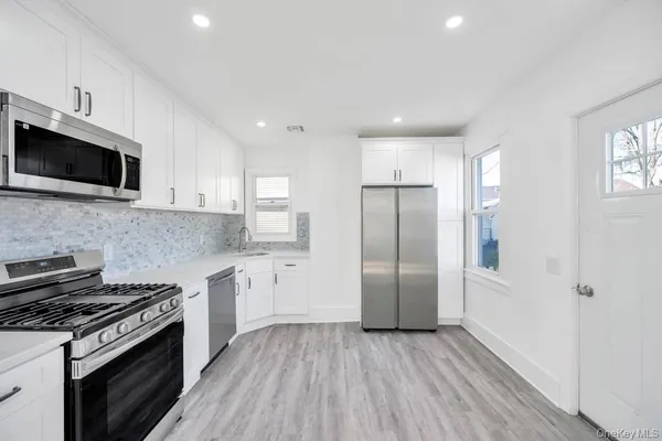 $649,999 | 297 East Columbia Street, Hempstead, NY 11550