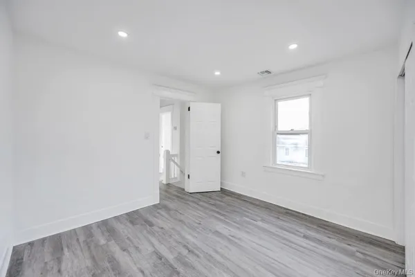 $649,999 | 297 East Columbia Street, Hempstead, NY 11550
