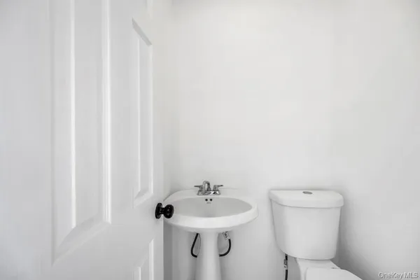 $649,999 | 297 East Columbia Street, Hempstead, NY 11550