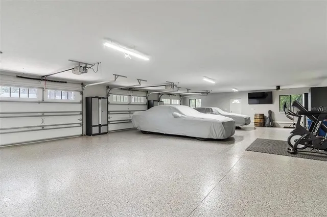 $1,300,000 | 39623 County Road 439, Umatilla, FL 32784