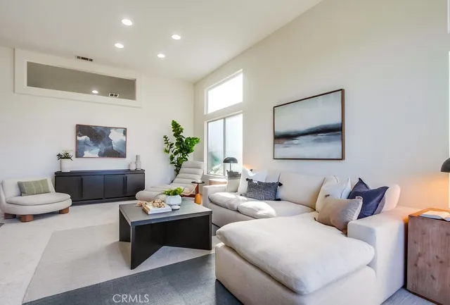 $1,048,800 | 1547 Saran Court, Oceanside, CA 92056