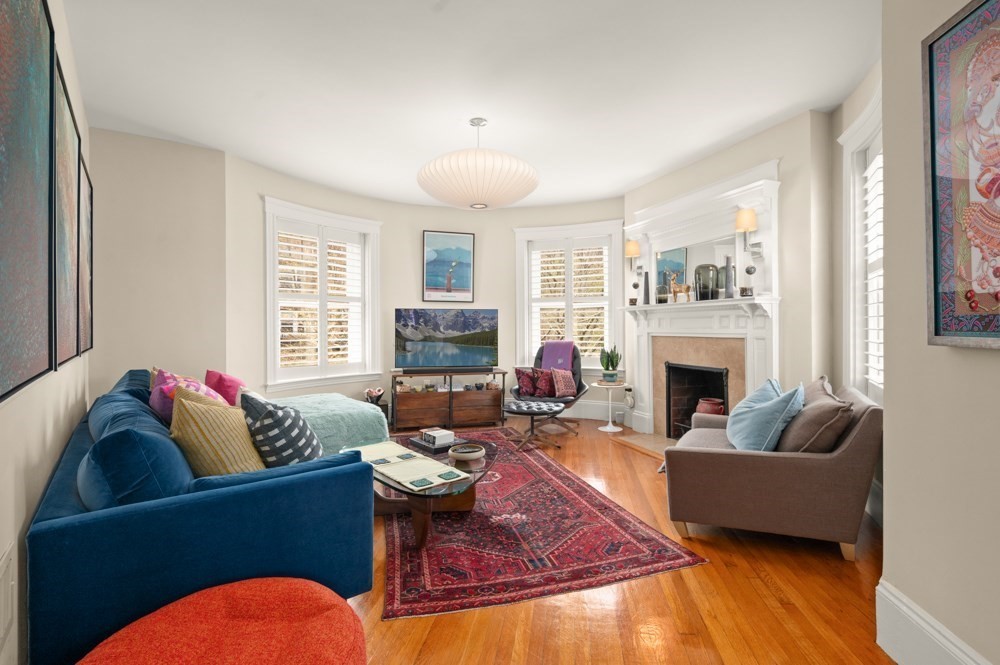 8 Colbourne Crescent, Unit 3 Brookline, MA 02445 - Photo 11 of 42