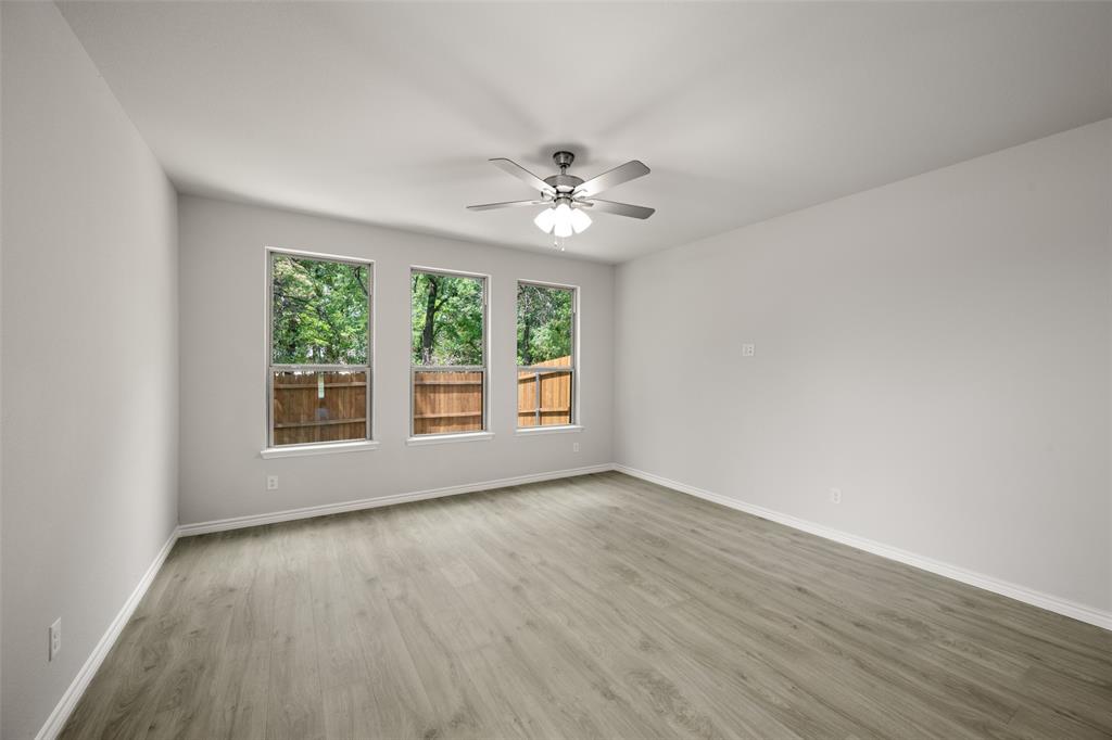 3121-3123 Long Rope Lane Denton, TX 76209 - Photo 13 of 29 3121-3123 Long Rope- Living Room-2