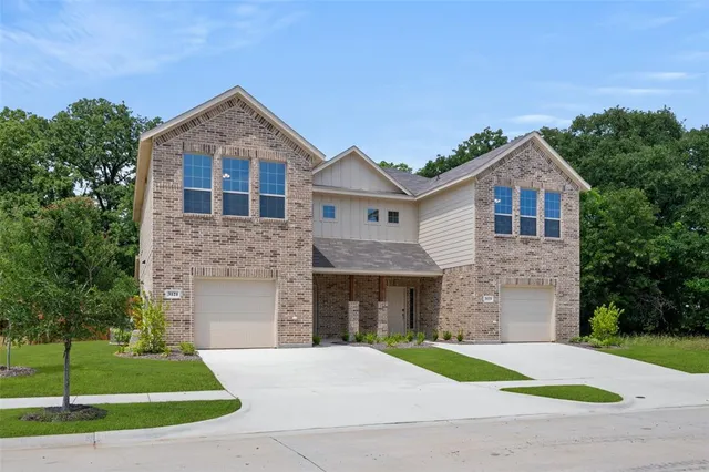 $739,900 | 3121-3123 Long Rope Lane, Denton, TX 76209