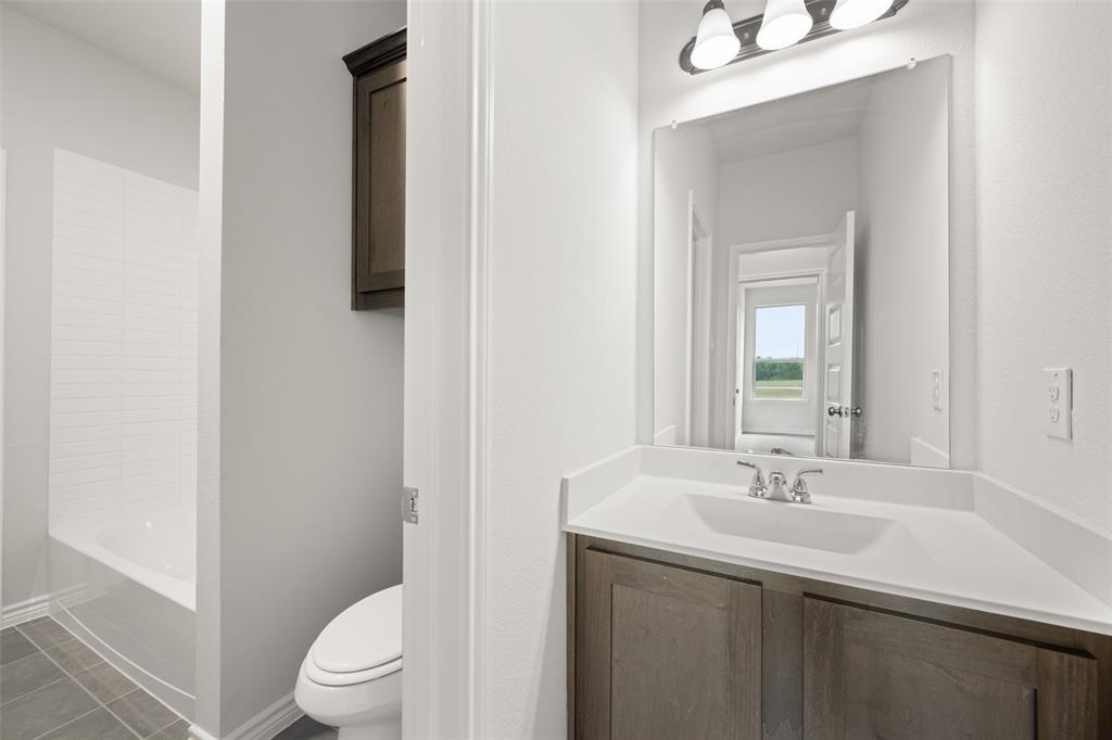 3121-3123 Long Rope Lane Denton, TX 76209 - Photo 21 of 29 3121-3123 Long Rope- Bathroom-1