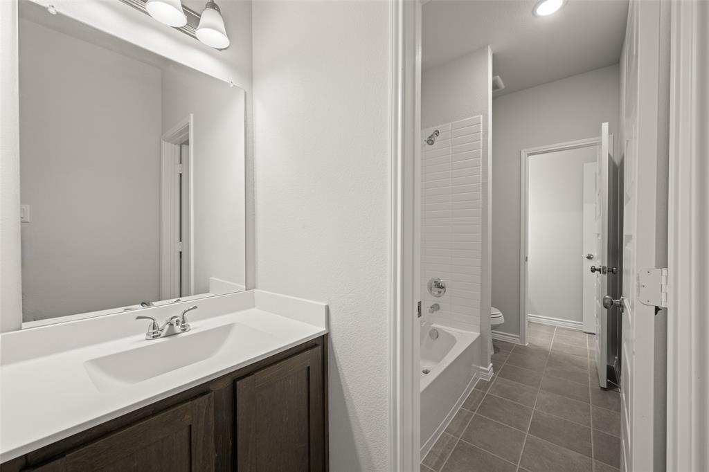 3121-3123 Long Rope Lane Denton, TX 76209 - Photo 22 of 29 3121-3123 Long Rope- Bathroom-2