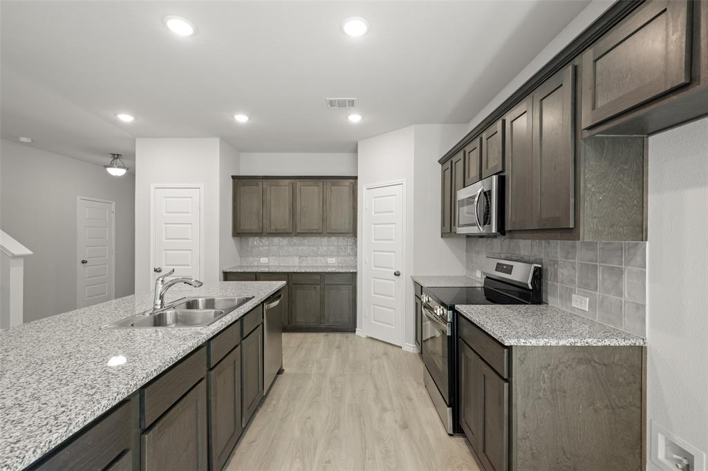 3121-3123 Long Rope Lane Denton, TX 76209 - Photo 10 of 29 3121-3123 Long Rope- Kitchen-4