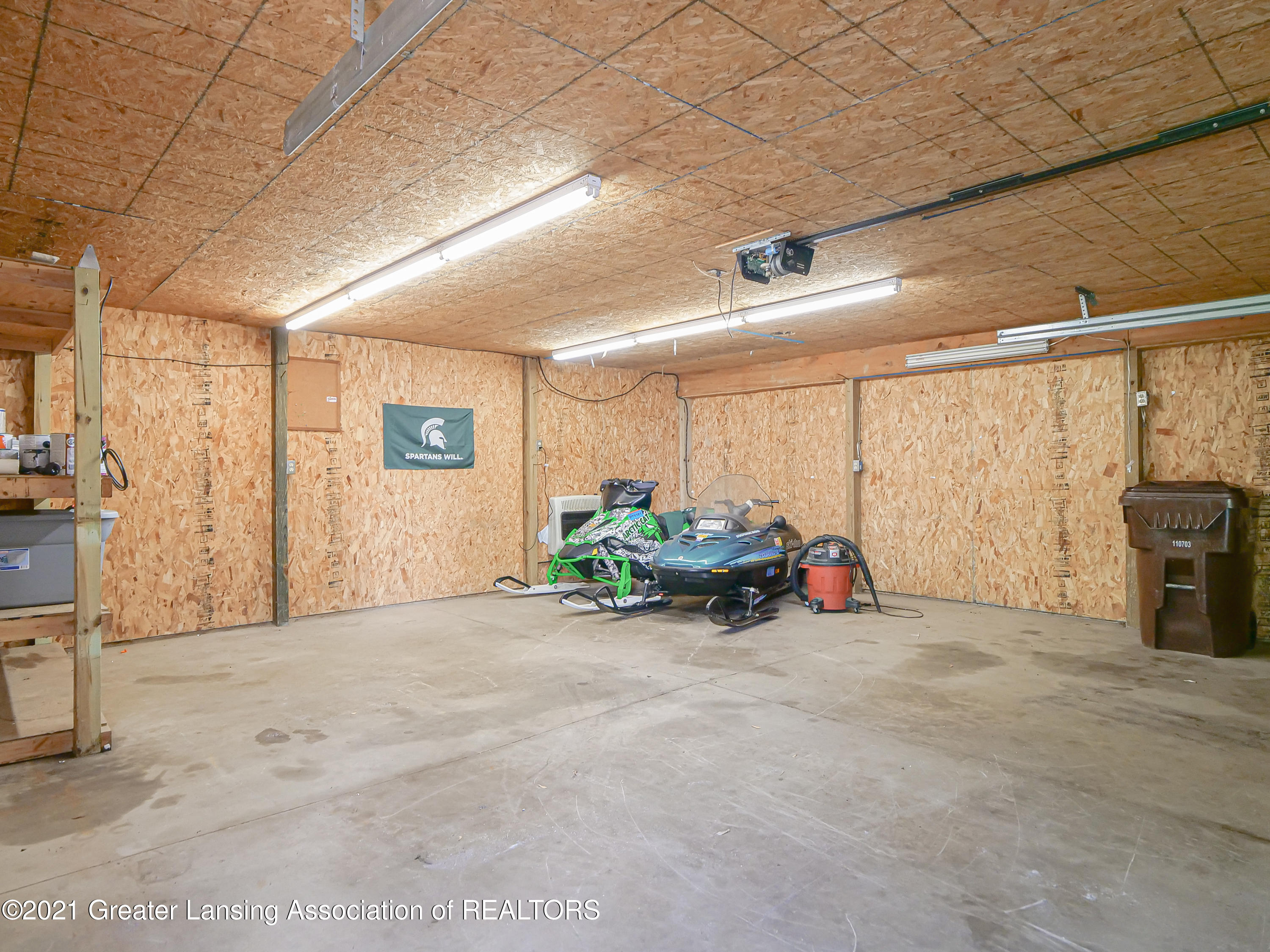 10544 Oneida Road Grand Ledge, MI 48837 - Photo 33 of 47 10544_Oneida_Rd-37