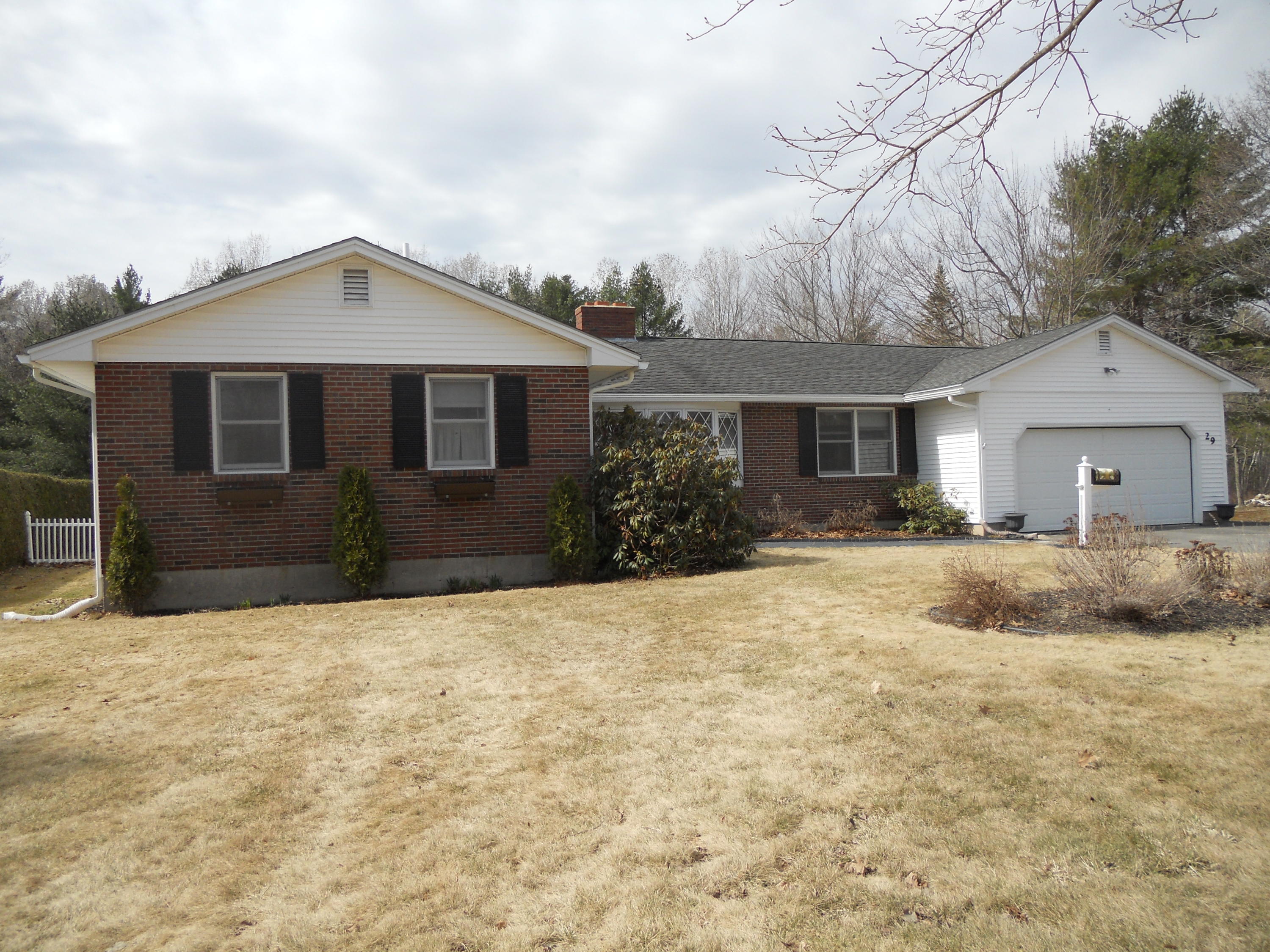 29 Canterbury Road Brewer, ME 04412 - Photo 6 of 18 Front of House