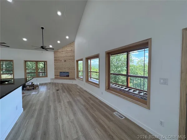 $725,000 | 1378 Full Gallop Lane, Roach, MO 65787