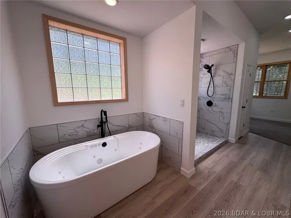 $725,000 | 1378 Full Gallop Lane, Roach, MO 65787