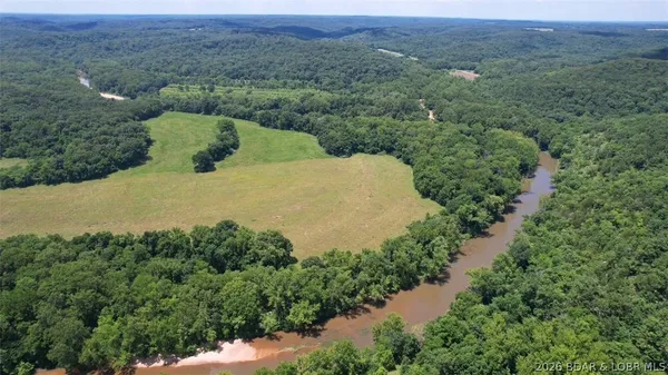 $725,000 | 1378 Full Gallop Lane, Roach, MO 65787