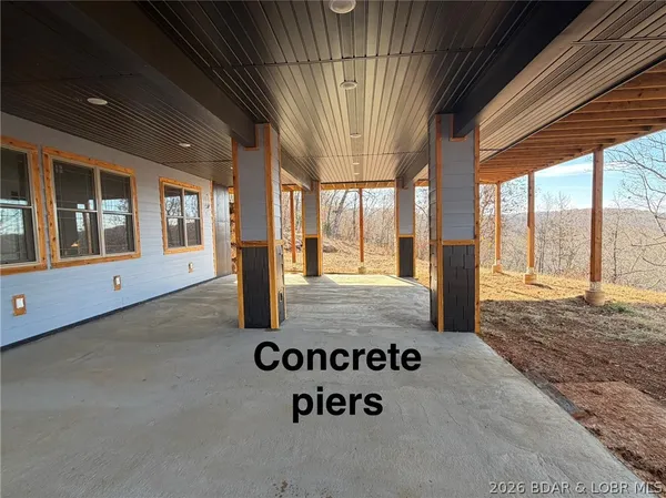 $725,000 | 1378 Full Gallop Lane, Roach, MO 65787