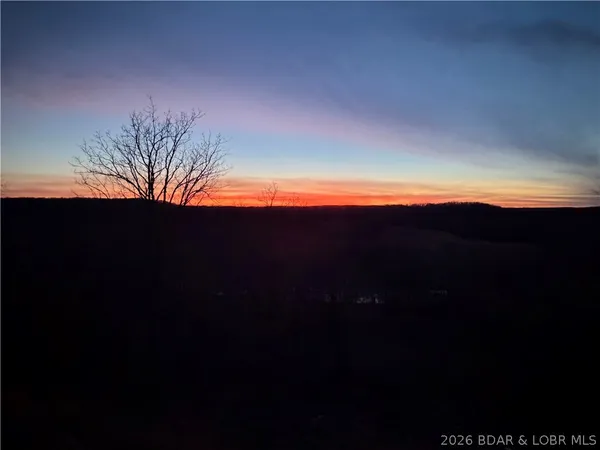 $725,000 | 1378 Full Gallop Lane, Roach, MO 65787