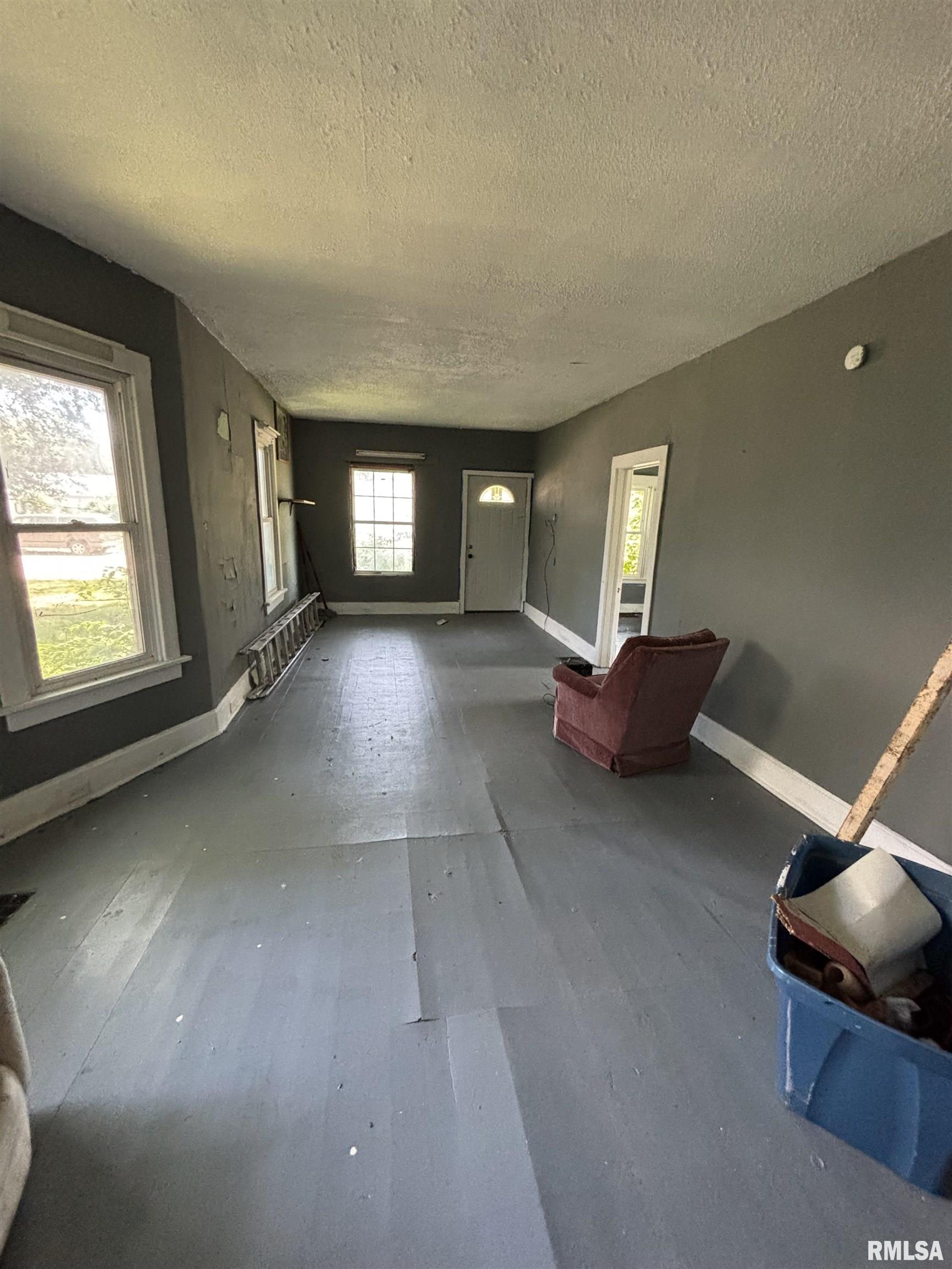 205 2nd Street South Pekin, IL 61564 - Photo 10 of 41