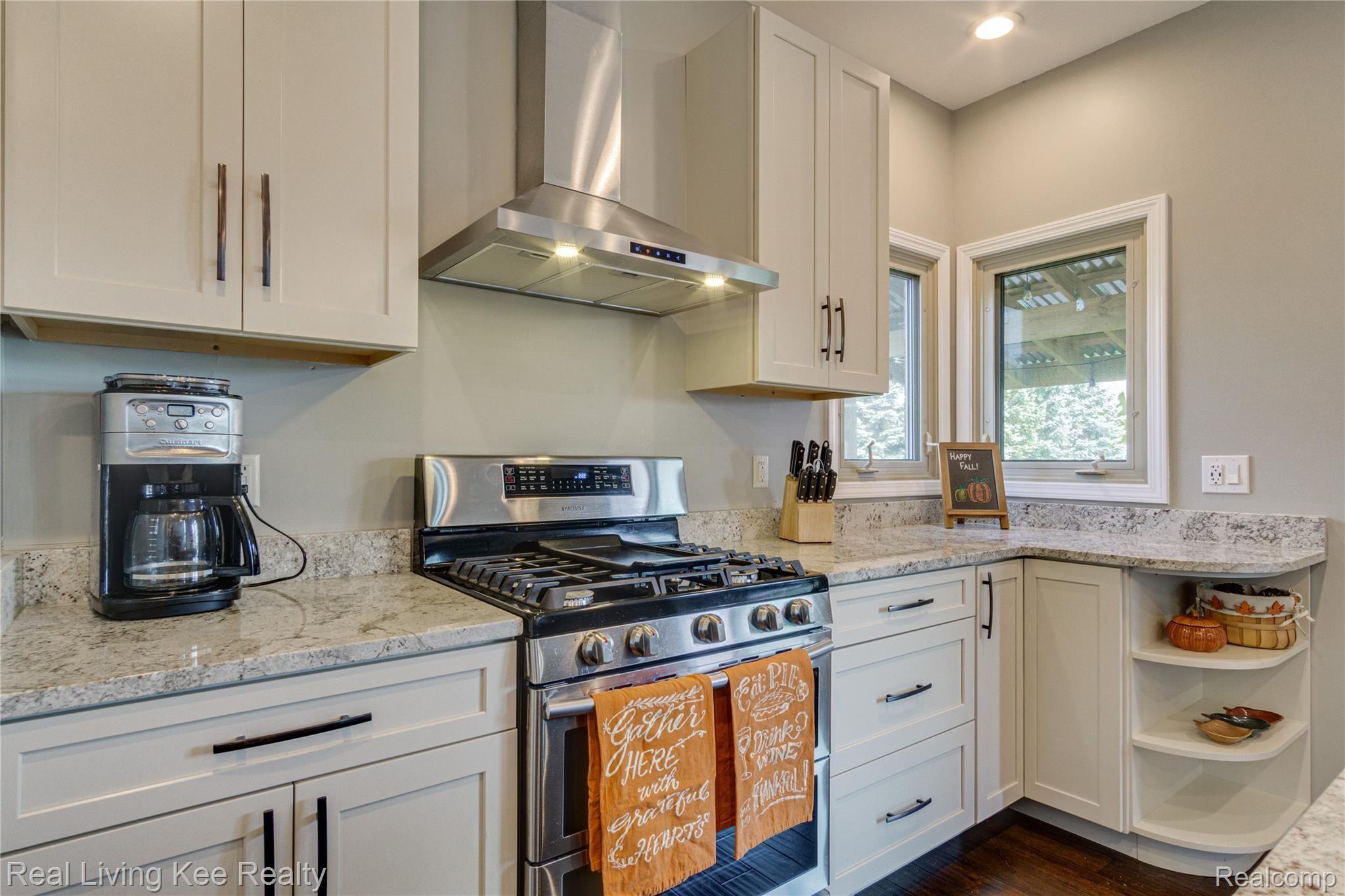 3975 May Center Road Lake Orion, MI 48360 - Photo 28 of 48 Timeless granite countertops