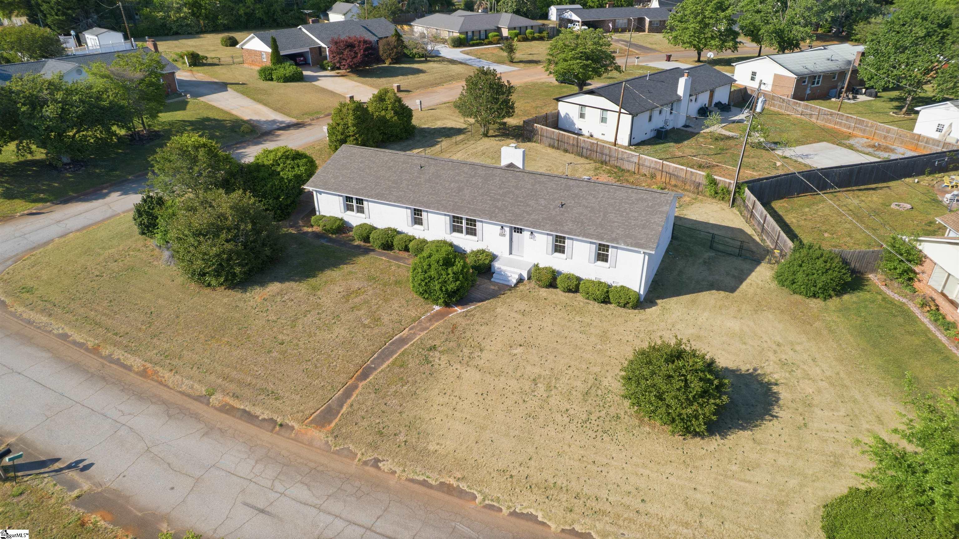 117 Hendrix Drive Boiling Springs, SC 29316 - Photo 4 of 27