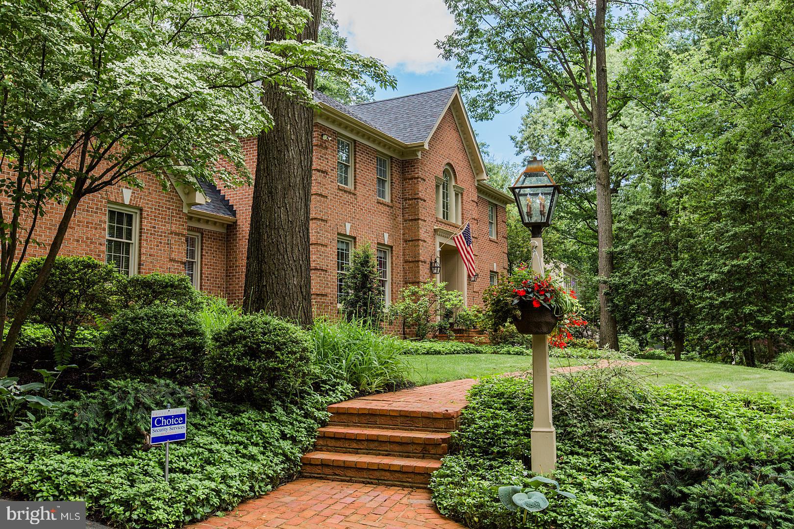 1079 Hunters Path Lancaster, PA 17601 - Photo 3 of 80