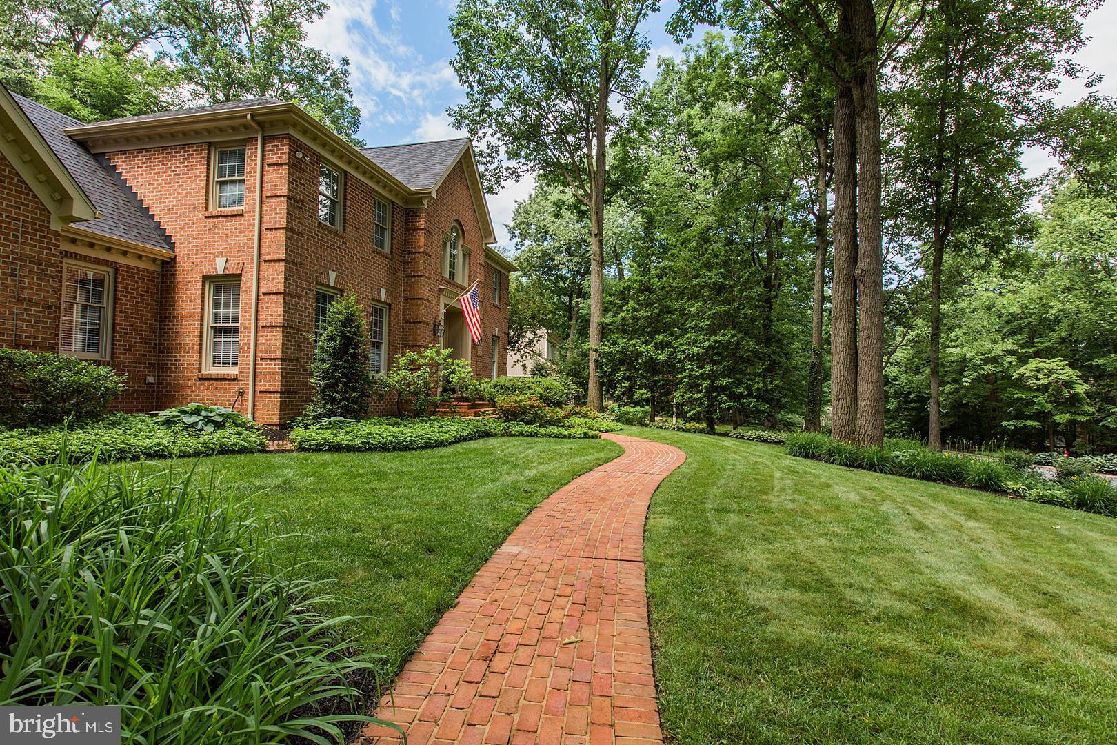 1079 Hunters Path Lancaster, PA 17601 - Photo 4 of 80