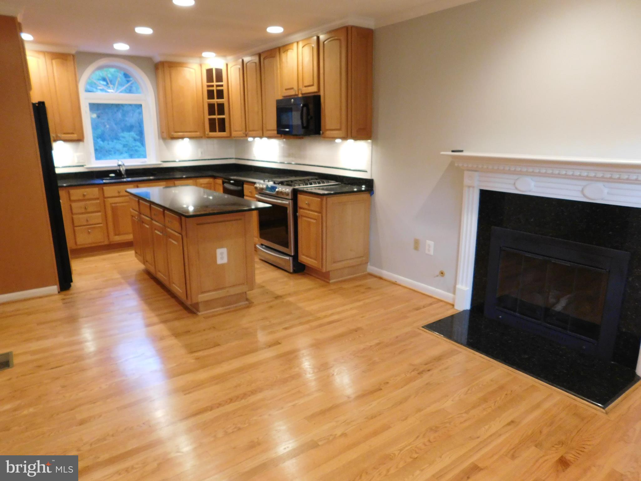 2404 Old Trace Lane Reston, VA 20191 - Photo 5 of 30 Family Room off the Kitchen
