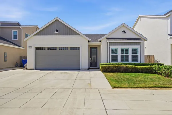 $440,000 | 5836 East Pitt Avenue, Fresno, CA 93727