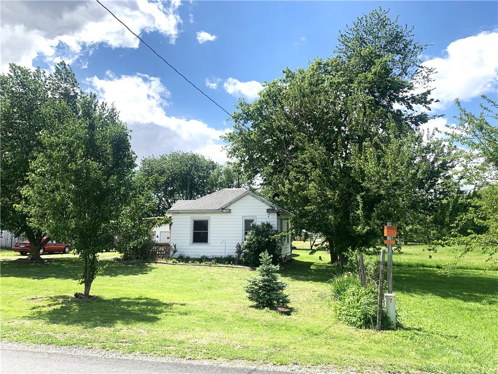179 North 2000 East Road Rosamond, IL 62083 - Photo 1 of 13